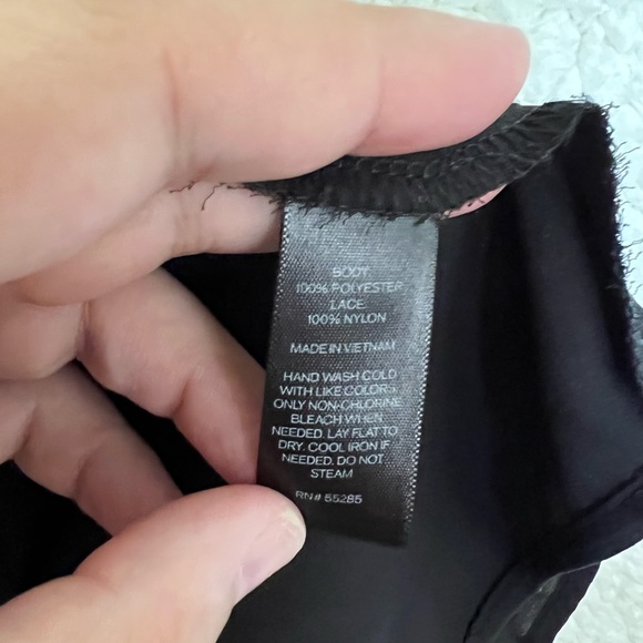 Express Sleeveless Lace Trimmed Top - Picture 3 of 4